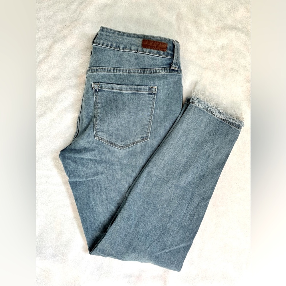 JUST USA distresses denim jeans size 28
